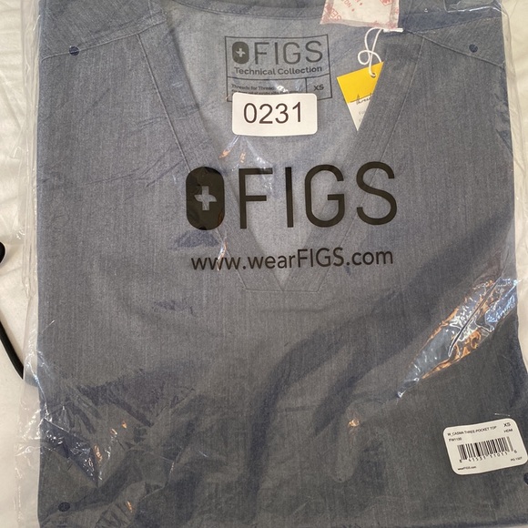 Figs Technical Collection Casma 3 Pocket Scrub Top Chambray Blue Women XS V-Neck - Picture 11 of 11